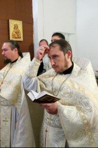 Божественная литургия в храме во имя святителя Тихона, епископа Воронежского, Задонского чудотворца г.Саратова