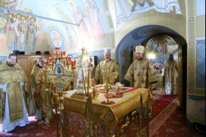 Епископ Пахомий совершил Божественную литургию в Свято-Троицком кафедральном соборе Саратова