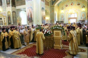 Встреча святых мощей святого равноапостольного князя Владимира и Всенощное бдение в храме в честь Покрова Пресвятой Богородицы г.Саратова