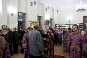 Всенощное бдение на Архиерейском подворье – храме во имя преподобного Серафима Саровского г.Саратова