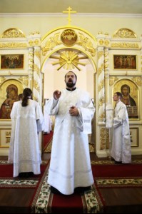 Божественная литургия и панихида на Архиерейском подворье – храме во имя преподобного Серафима Саровского г.Саратова