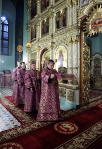 Всенощное бдение c Чином Воздвижения Креста в храме в честь Сошествия Святого Духа города Саратова