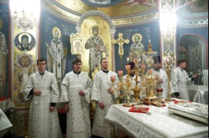 Рождественская Божественная литургия в Свято-Троицком кафедральном соборе Саратова