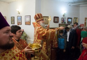 Божественная литургия в храме во имя святой блаженной Матроны Московской п.Красный Октябрь Саратовского района
