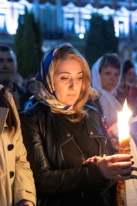 Митрополит Лонгин совершил пасхальное богослужение