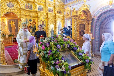 Божественная литургия в Свято-Троицком кафедральном соборе г. Саратова