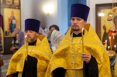 Всенощное бдение в храме во имя святых первоверховных апостолов Петра и Павла г. Саратова