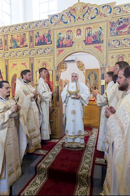 Божественная литургия в храме во имя святителя Митрофана, епископа Воронежского, г.Саратова