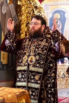 Божественная литургия в Свято-Троицком кафедральном соборе г. Саратова