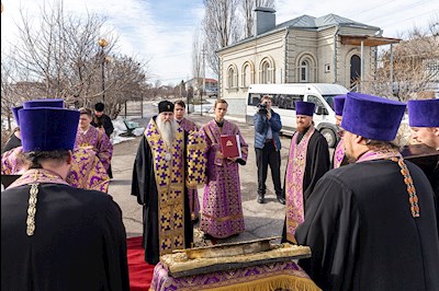 В Саратове и Покровске прошел автомобильный крестный ход со святынями Саратовской митрополии