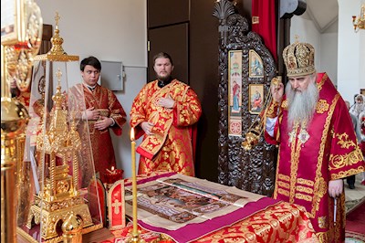 Божественная литургия в храме в честь иконы Божией Матери «Всех скорбящих Радость» г. Саратова