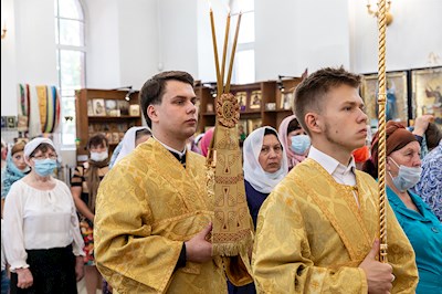 Божественная литургия в храме во имя святых первоверховных апостолов Петра и Павла г. Аткарска