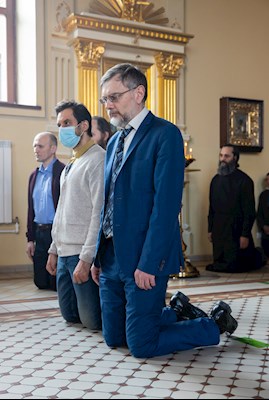 Митрополит Игнатий совершил вечернюю Литургию Преждеосвященных Даров в храме во имя святого апостола и евангелиста Иоанна Богослова при Саратовской православной духовной семинарии
