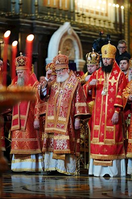 Митрополит Игнатий принял участие в Божественной литургии в Храме Христа Спасителя