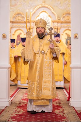 Митрополит Игнатий совершил Божественную литургию и молебен на новый год в Покровском соборе г. Саратова