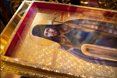 Митрополит Игнатий совершил вечернее богослужение с чтением акафиста Пресвятой Богородице в Свято-Троицком кафедральном соборе г. Саратова