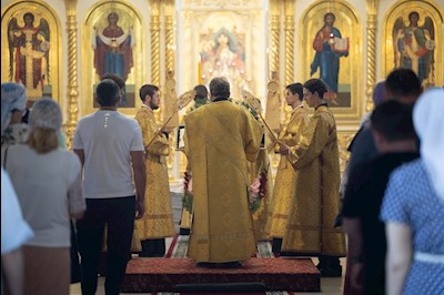 Митрополит Игнатий совершил Божественную литургию в храме Покрова Пресвятой Богородицы г. Петровска