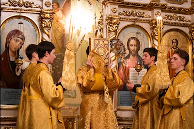 Митрополит Игнатий совершил всенощное бдение в Покровском соборе г. Саратова