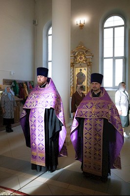 Митрополит Игнатий совершил всенощное бдение с чином воздвижения Креста в кафедральном соборе Живоначальной Троицы г. Вольска