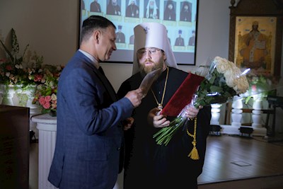 Митрополит Игнатий вручил дипломы выпускникам СПДС