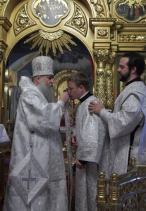Крещальная литургия в Свято-Троицком соборе Саратова