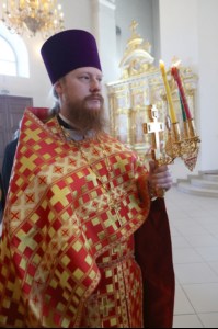 Божественная литургия в Свято-Троицком кафедральном соборе Вольска