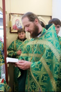 Божественная литургия в храме во имя святителя Луки (Войно-Ясенецкого) города Саратова