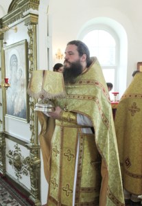 Божественная литургия в Спасо-Преображенском мужском монастыре Саратова