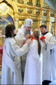 Крещальная литургия в Свято-Троицком кафедральном соборе города Саратова