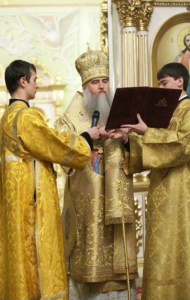 Митрополит Лонгин совершил Великую Рождественскую вечерню в Покровском храме Саратова