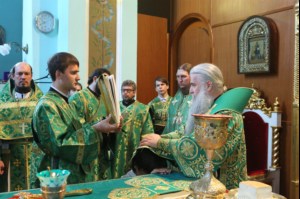 Божественная литургия в храме Сошествия Святого Духа г. Саратова