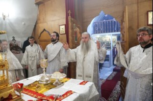 Божественная литургия и панихида в храме во имя святителя и чудотворца Николая на Елшанском кладбище г. Саратова