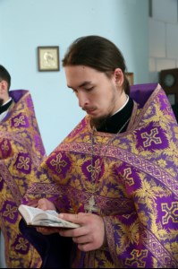 Божественная литургия в храме в честь Покрова Пресвятой Богородицы г.Петровска