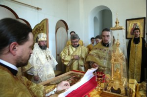 Божественная литургия в храме святых первоверховных апостолов Петра и Павла г. Красноармейска