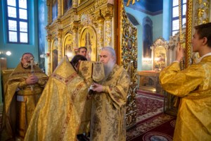 Божественная литургия в храме Сошествия Святого Духа г. Саратова