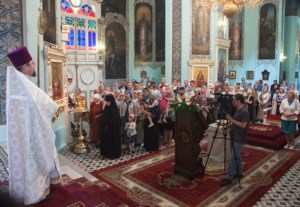 Божественная литургия в храме в честь Сошествия Святого Духа г. Саратова