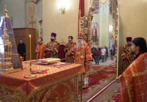 Всенощное бдение в храме в честь Покрова Пресвятой Богородицы г.Саратова