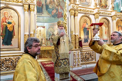 Божественная литургия в храме Всех святых, в земле Русской просиявших, г. Саратова