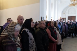 Великое повечерие с чтением канона преподобного Андрея Критского в Свято-Троицком кафедральном соборе г. Вольска