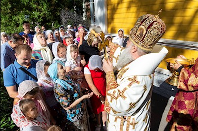 Божественная литургия в храме во имя великомученика и целителя Пантелеимона г. Саратова