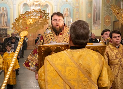 Митрополит Игнатий совершил всенощное бдение в храме Покрова Пресвятой Богородицы г. Саратова
