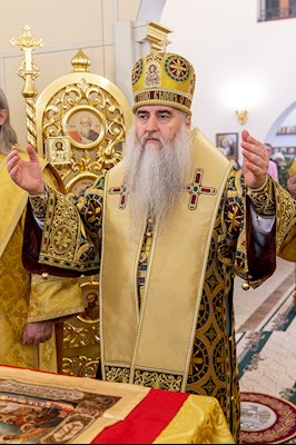 Божественная литургия в храме в честь святителя Иоанна Златоуста в п. Зональный г. Саратова