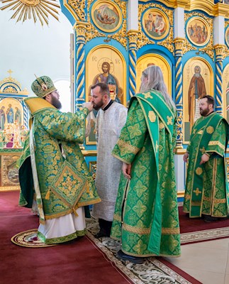 Митрополит Игнатий совершил Божественную литургию в Свято-Сергиевском женском монастыре села Алексеевка Базарно-Карабулакского района