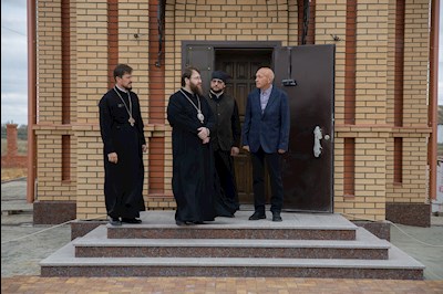 В поселке Лопуховка завершено возведение здания храма