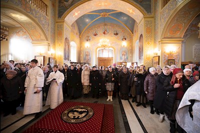 В Покровском соборе прошла торжественная встреча саратовских святителей