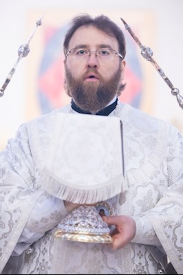 Митрополит Игнатий совершил Божественную литургию и чин Великого освящения воды в храме святителя Тихона, епископа Воронежского, Задонского чудотворца, г. Саратова