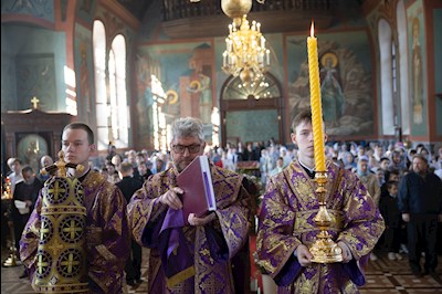 Митрополит Игнатий совершил Божественную литургию в Крестовоздвиженском храме г. Хвалынска