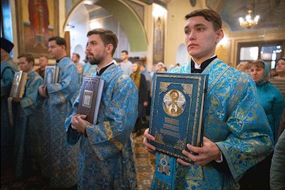 Митрополит Игнатий возглавил соборное архиерейское богослужение в Свято-Троицком кафедральном соборе г. Покровска (Энгельса)