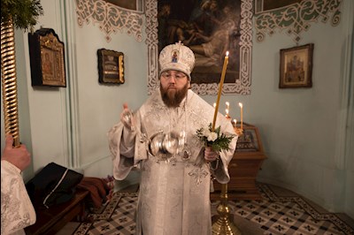Митрополит Игнатий совершил всенощное бдение в Духосошественском соборе г. Саратова