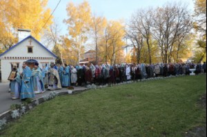 Божественная литургия в храме в честь Покрова Пресвятой Богородицы города Петровска